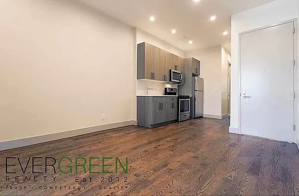 Rented by ERNY LLC | media 31