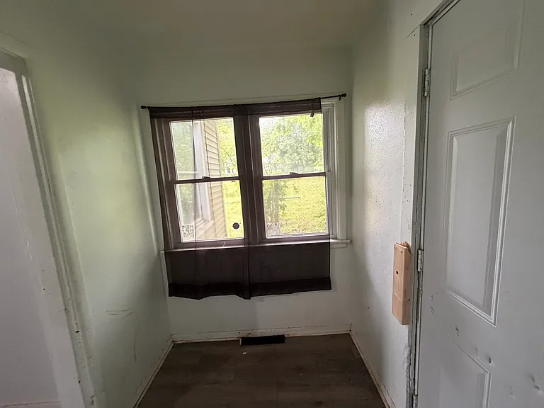 3001 W Seibold St — Photo 18