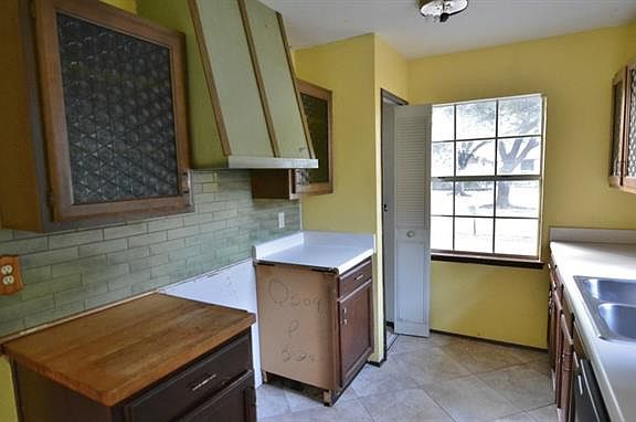 4th image of 325 E Ferndale Ln