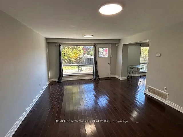 4 bed, $3,200 — Photo 2