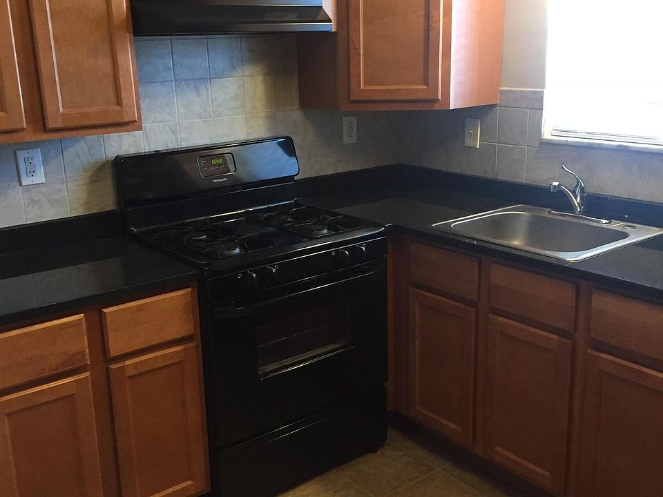 1st image of 4501 Jamieson Ave APT B