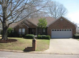 1020 Summerwood Dr, Conway, AR 72034