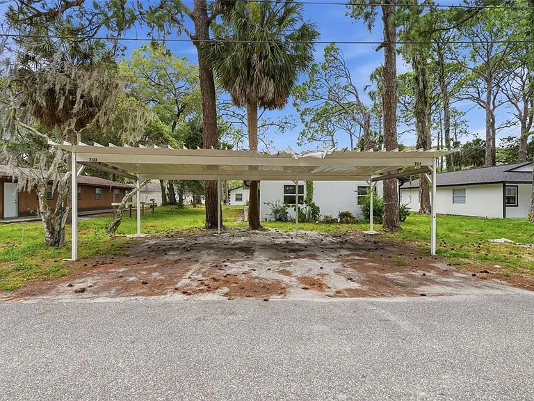 7133 Pinewood Dr — Photo 18