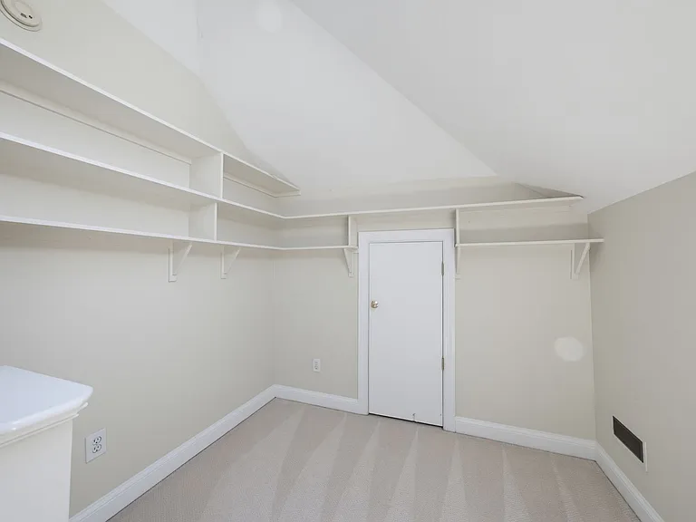 102 Parkside Cir — Photo 13