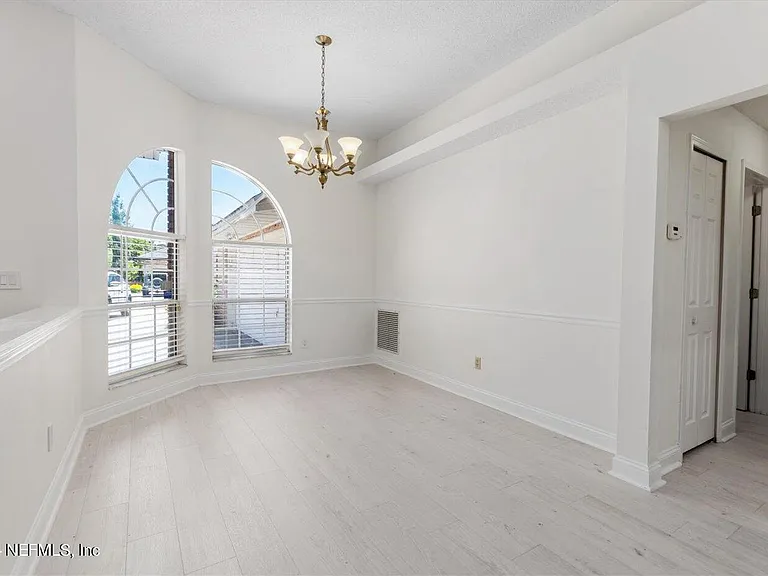 1722 Branch Vine Dr W — Photo 6