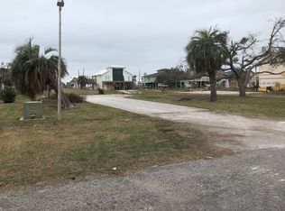 51 Magnolia St, Rockport, TX 78382