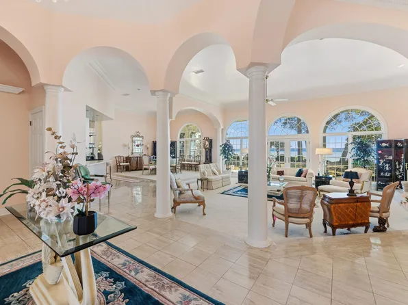 815 Choctaw Ln, Shalimar, FL 32579