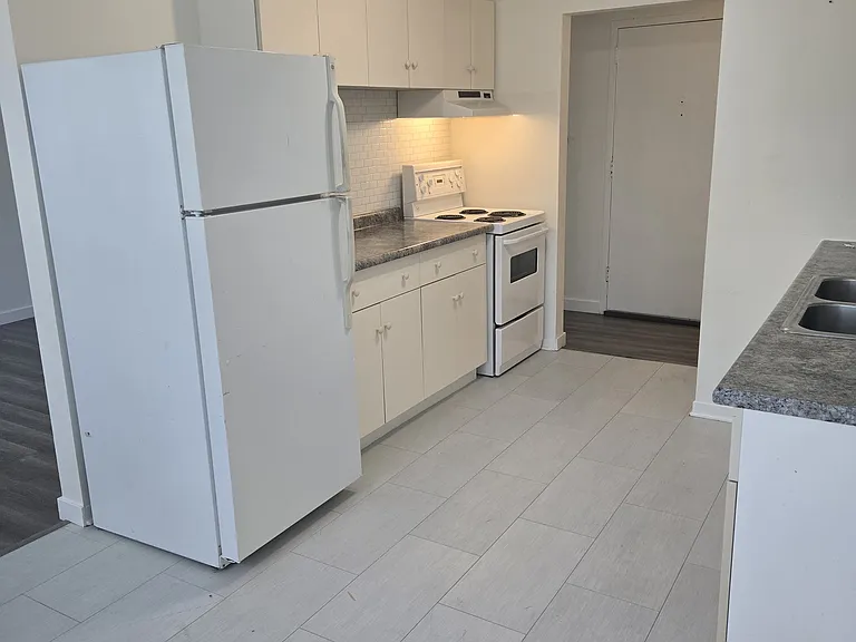 59 Empire St — Photo 4