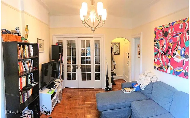 Rented by Douglas Elliman | media 22