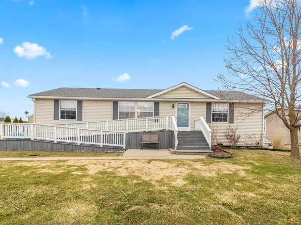 234 Christopher Stone Dr, Capac, MI 48014