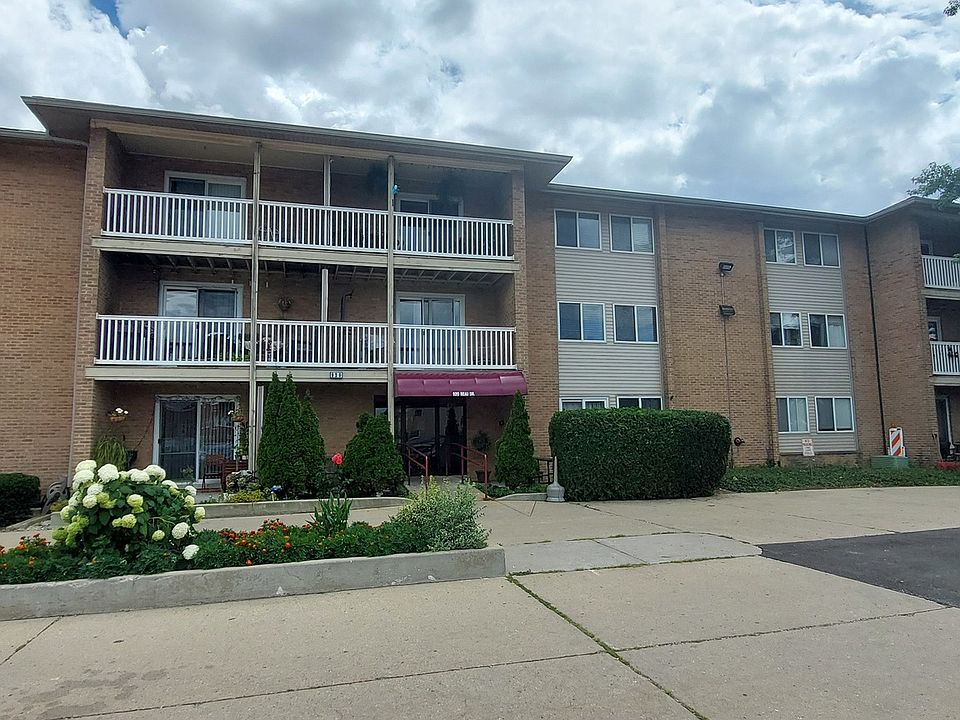 1st image of 920 Beau Dr Unit 211