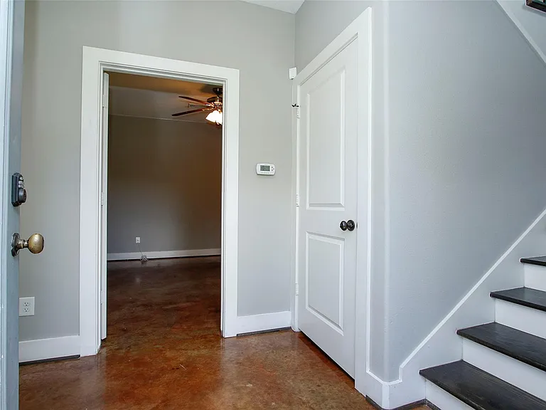 2911 Blodgett St — Photo 11