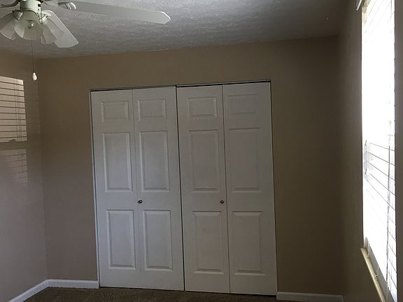 3rd image of 801 Lancashire Dr APT 2