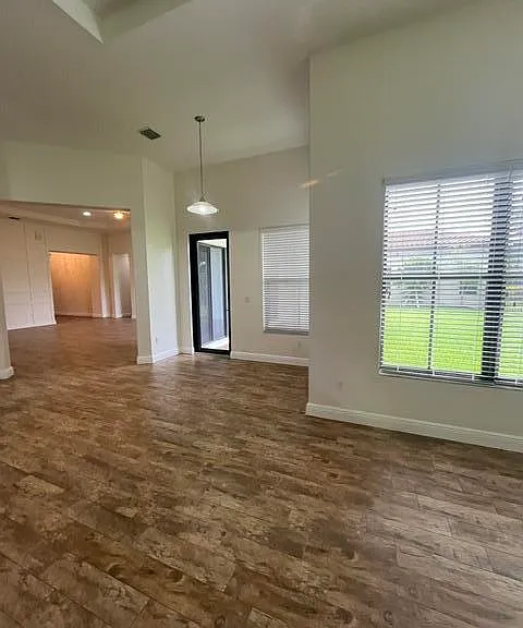 6326 Grebe Ct — Photo 9