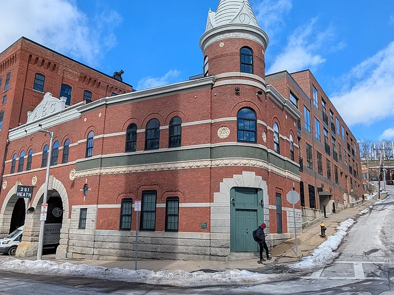 251 Heath St #411 — Photo 31