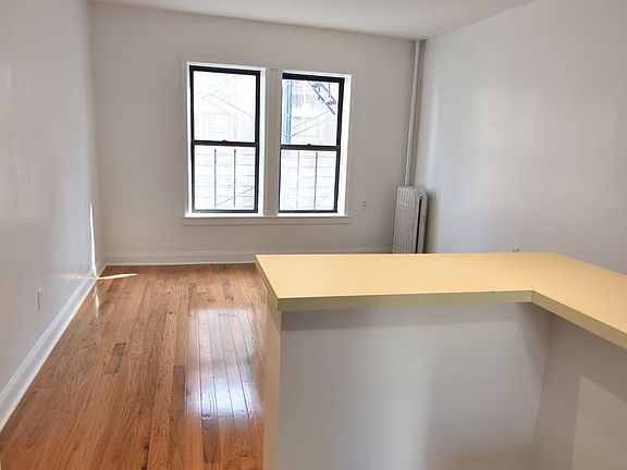 4th image of 558 W 164th St #4G
