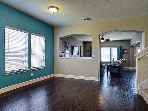 5th image of 2218 Bentwood Dr