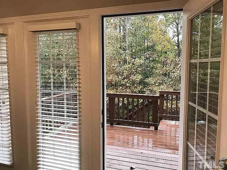 834 Saratoga Dr — Photo 11