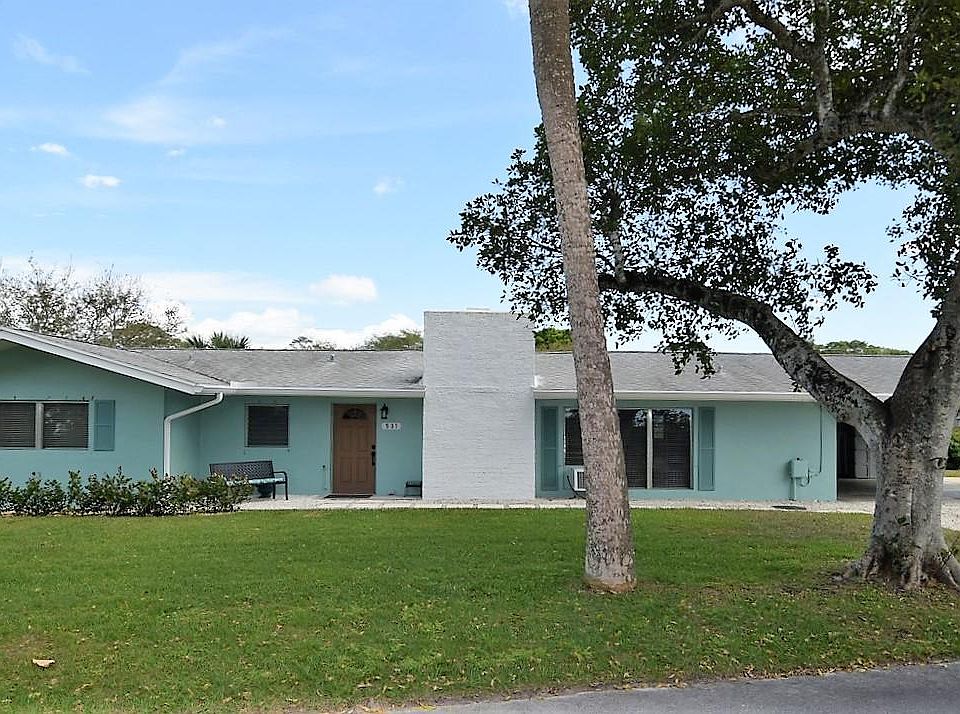 1st image of 531 SE Lake Clare Pl