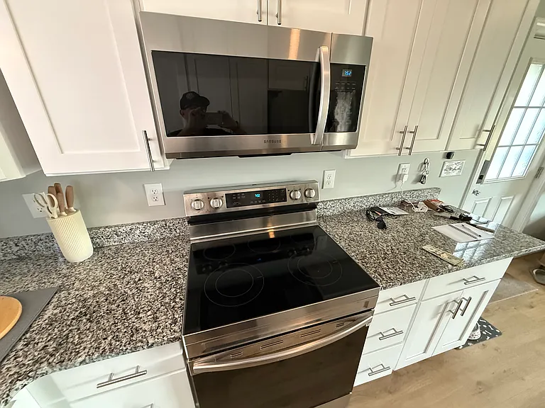 994 Portland Rd #19 — Photo 4