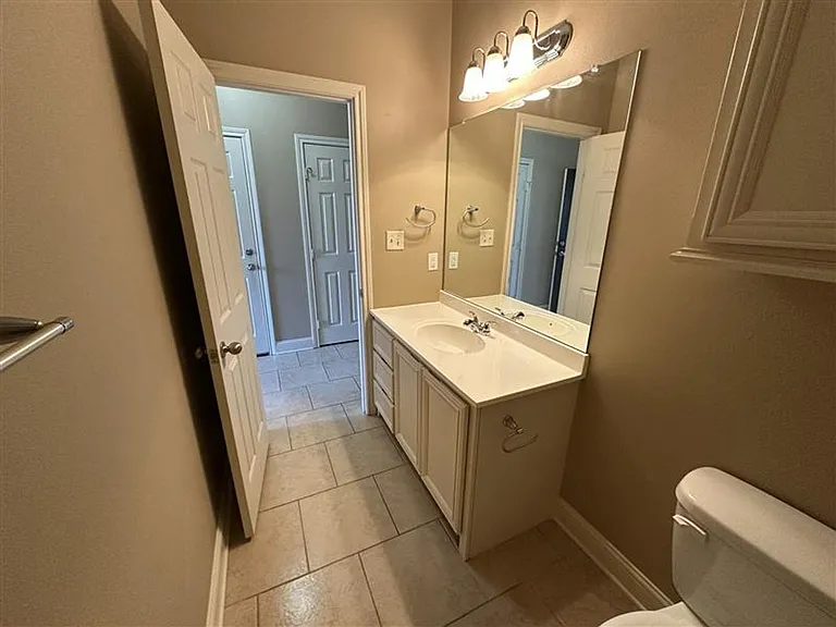 4002 Mobley Cir — Photo 7