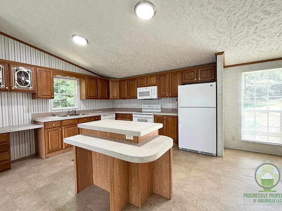 68 Honeysuckle Dr