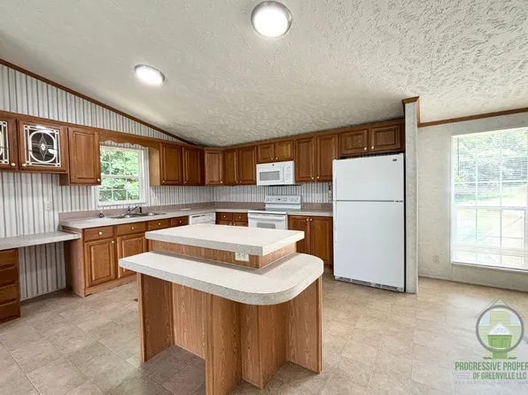 68 Honeysuckle Dr, Greenville, SC 29609