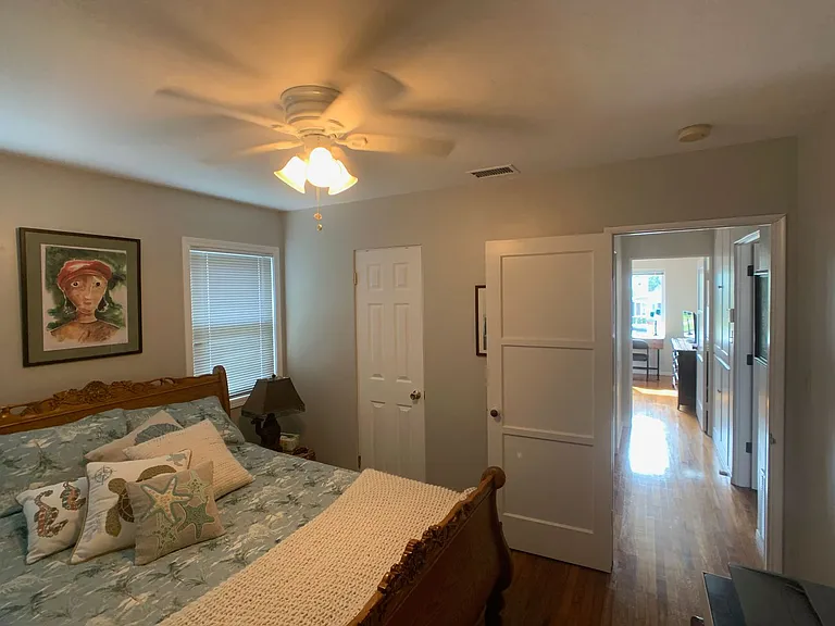 4462 Santa Monica Ave — Photo 18
