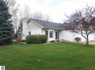 314 Golfview Ln, Elk Rapids, MI 49629