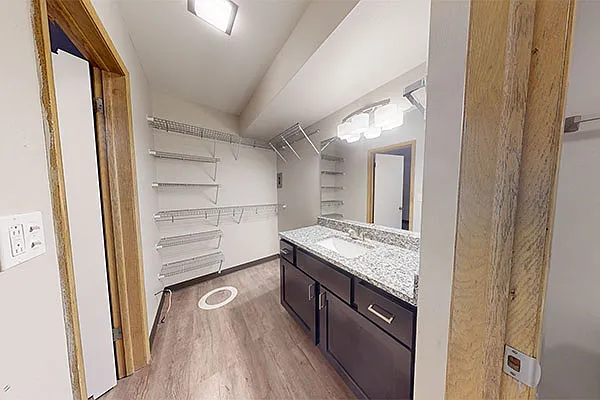 1040 E. Knapp St. — Photo 17