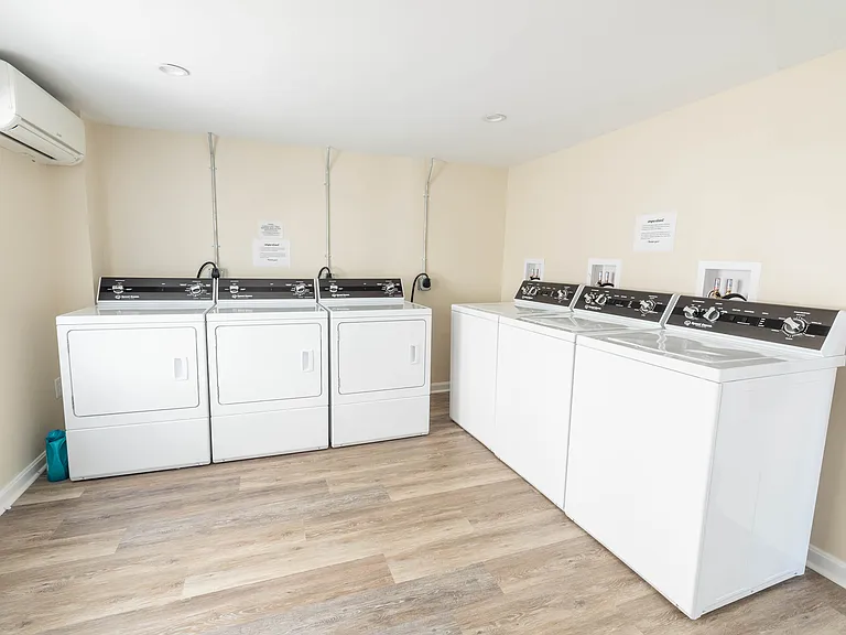 78 E Grand Ave #17 — Photo 10