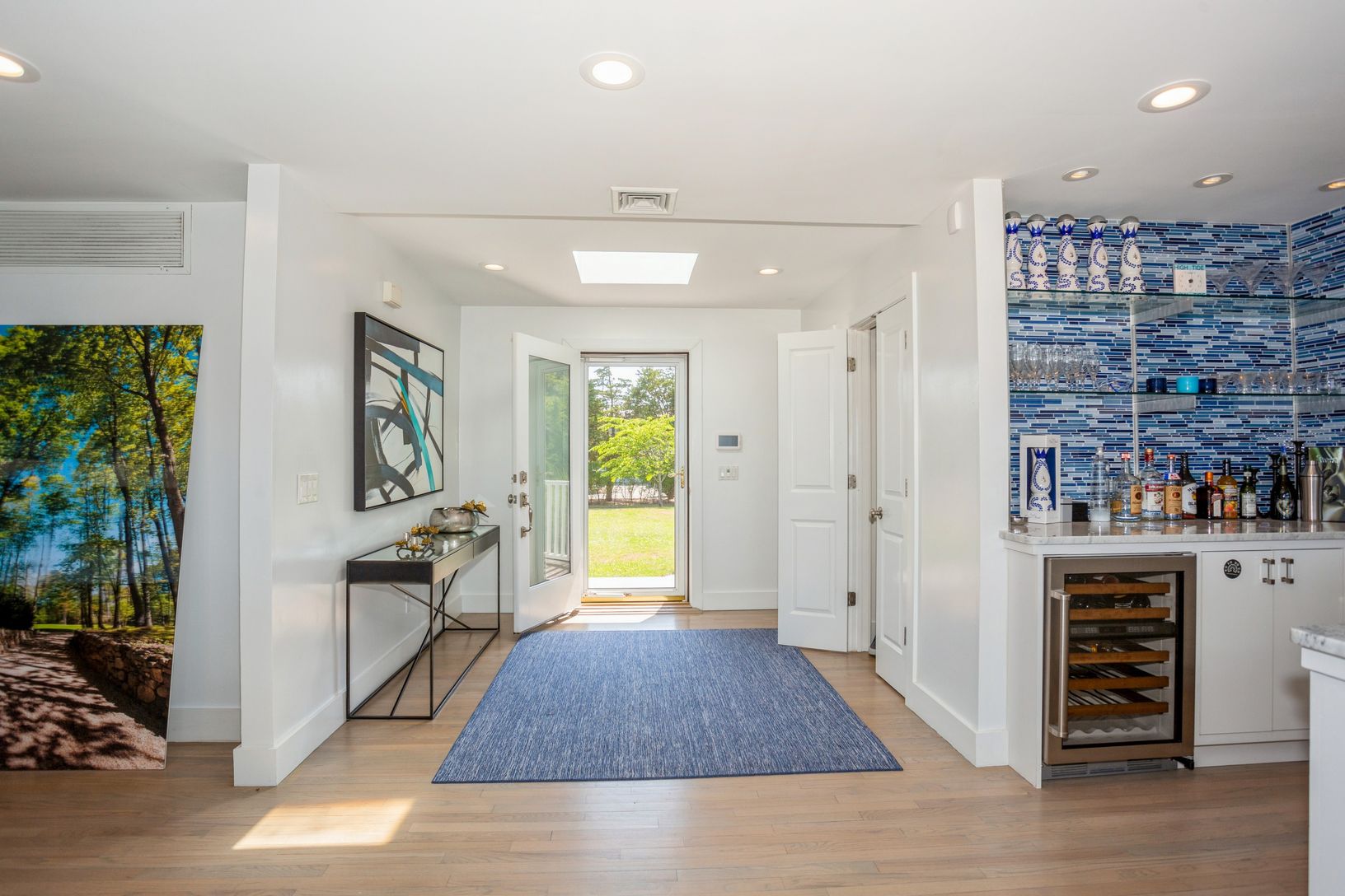  Light bright and chic