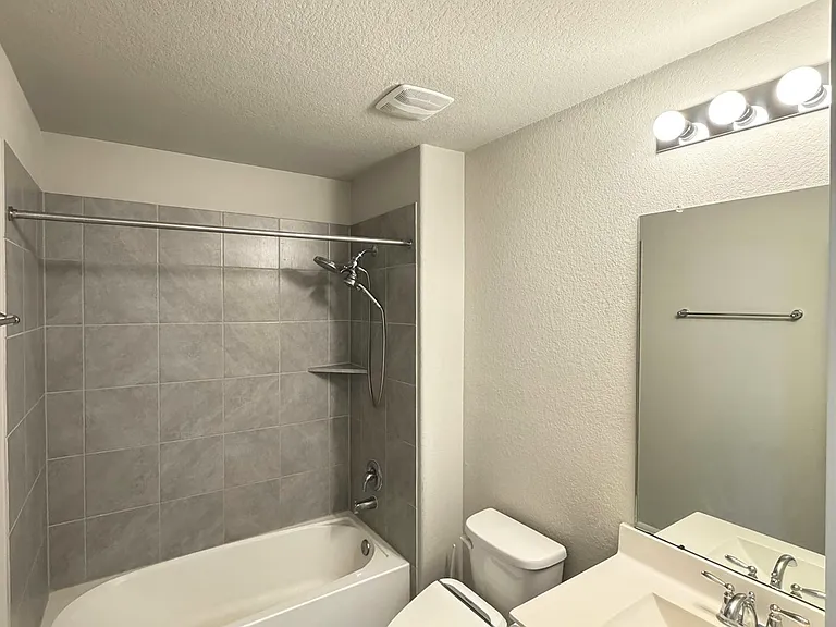 Upstairs bathroom 2