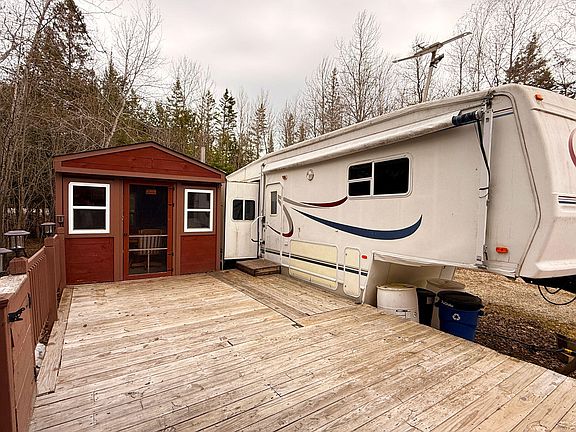 4th image of 4262 Mackinac Trl