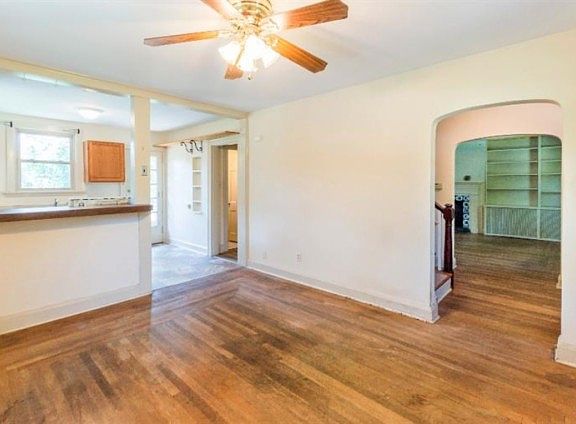3rd image of 1629 Robinson Cir