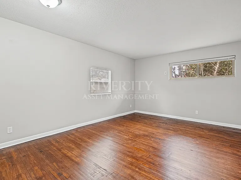 1694 Claire Dr — Photo 6