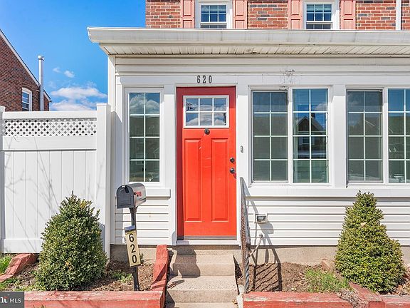 3rd image of 620 Darby Rd