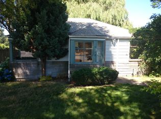 3558 SW 100th St, Seattle, WA 98146