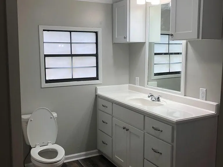 2420 E Central Ave — Photo 11
