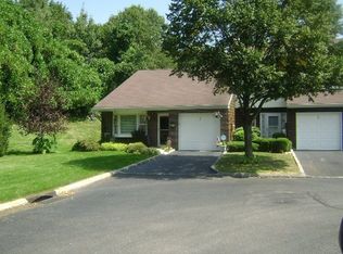 35 Sandy Hill Rd, Commack, NY 11725