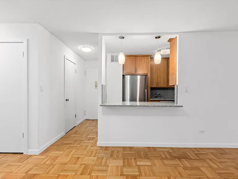 301 E 75th St #5A — Photo 4