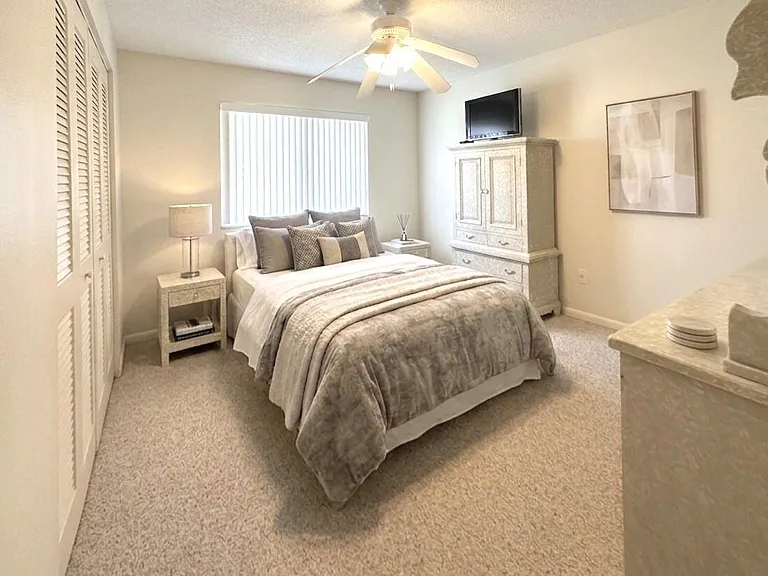 1202 S Drive Cir #A — Photo 17