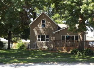 3124 1st Ave NW, Cedar Rapids, IA 52405