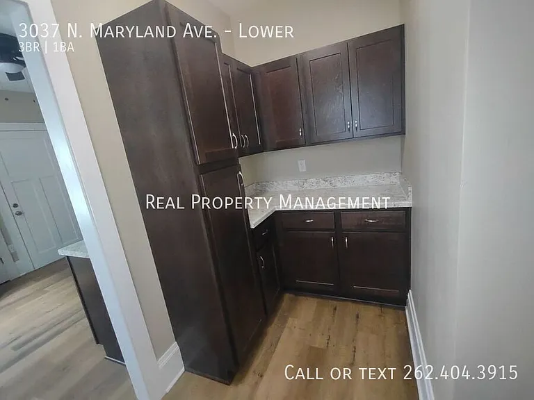 3037 N Maryland Ave — Photo 10