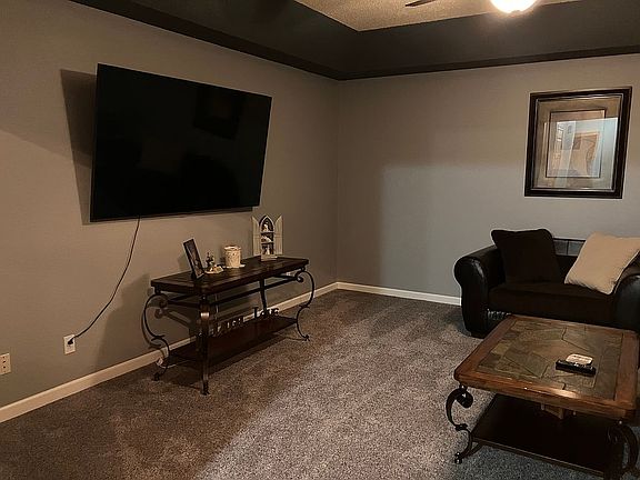 4th image of 403 Amy Ave
