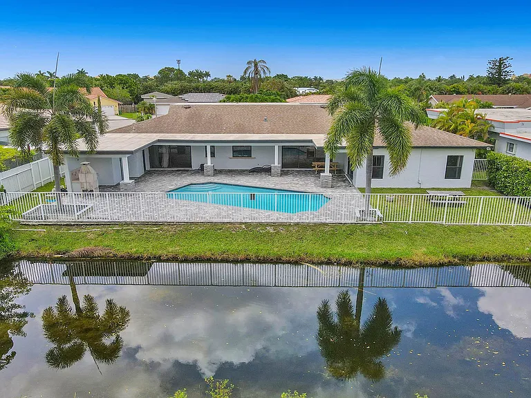 16610 Royal Poinciana Ct — Photo 6