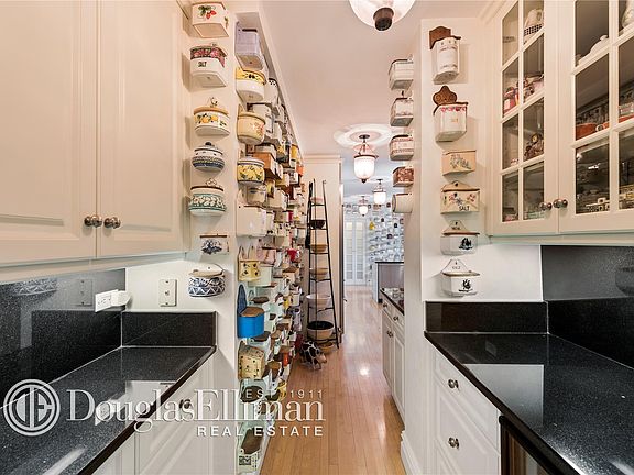 5th image of 16 Sutton Pl APT 15A
