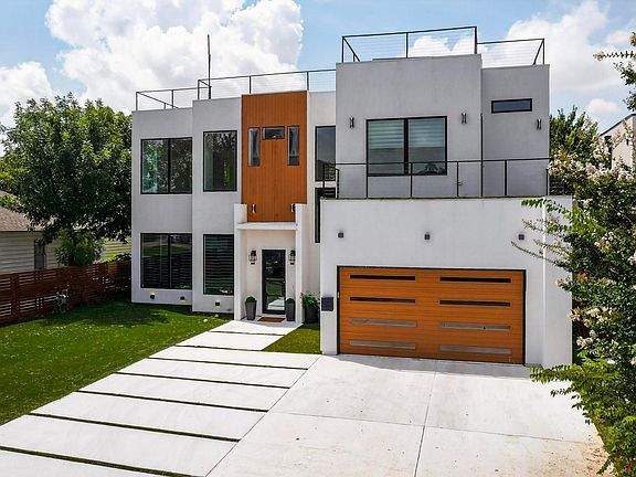 4th image of 3946 N Cresthaven Rd