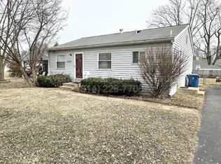 12154 Parkwood Pl, Maryland Heights, MO 63043