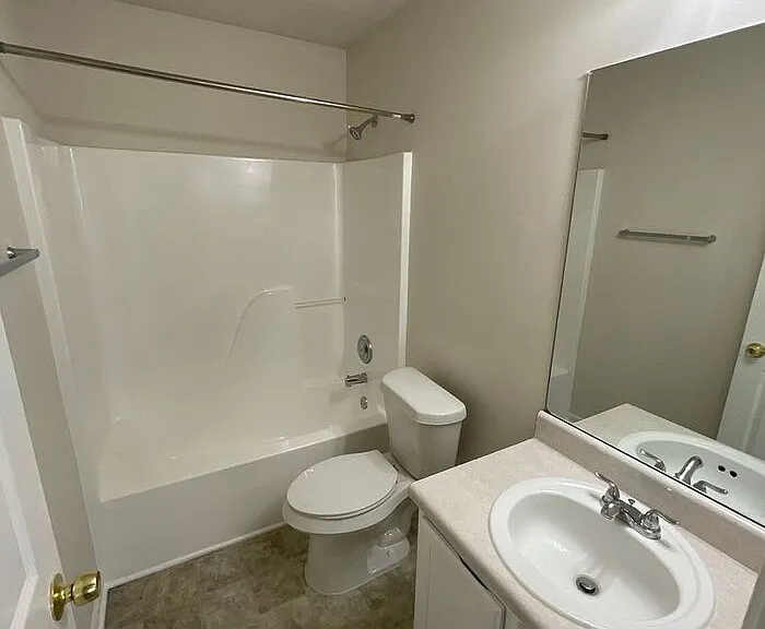 1608 Hallmark Hills Dr — Photo 13